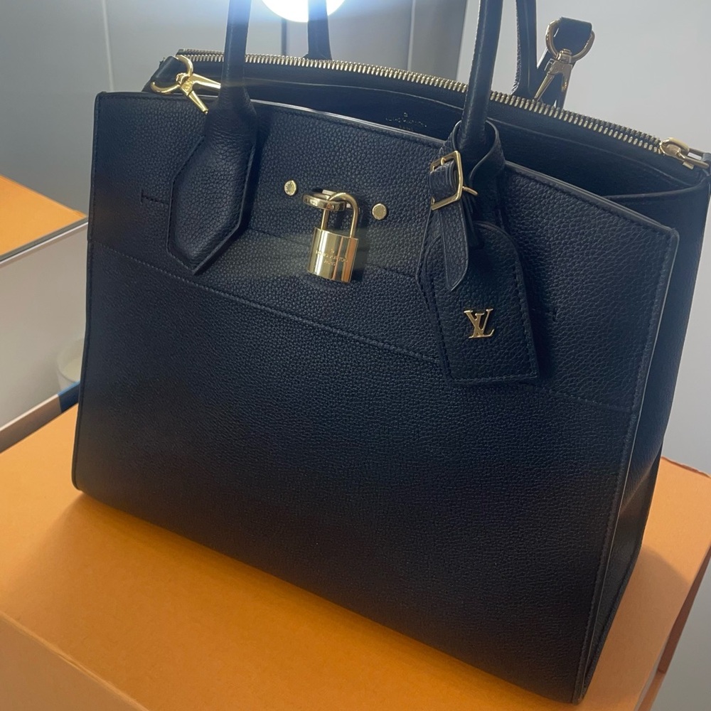 Louis Vuitton City Streamer MM bag